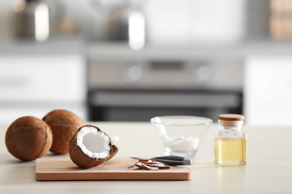 What is MCT Oil and How Does It Help on A Keto Diet?