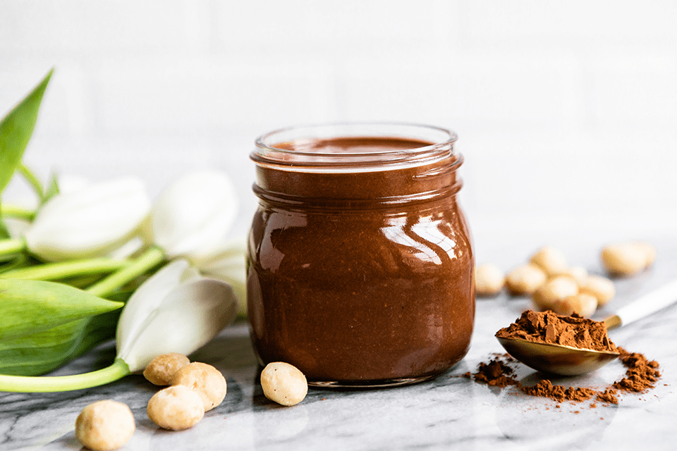 GOODFATS: DIY Chocolate Macadamia Nut Dip