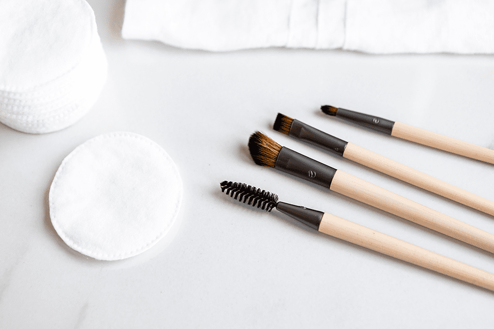 GOODFATS: DIY Eye Makeup and Makeup Remover